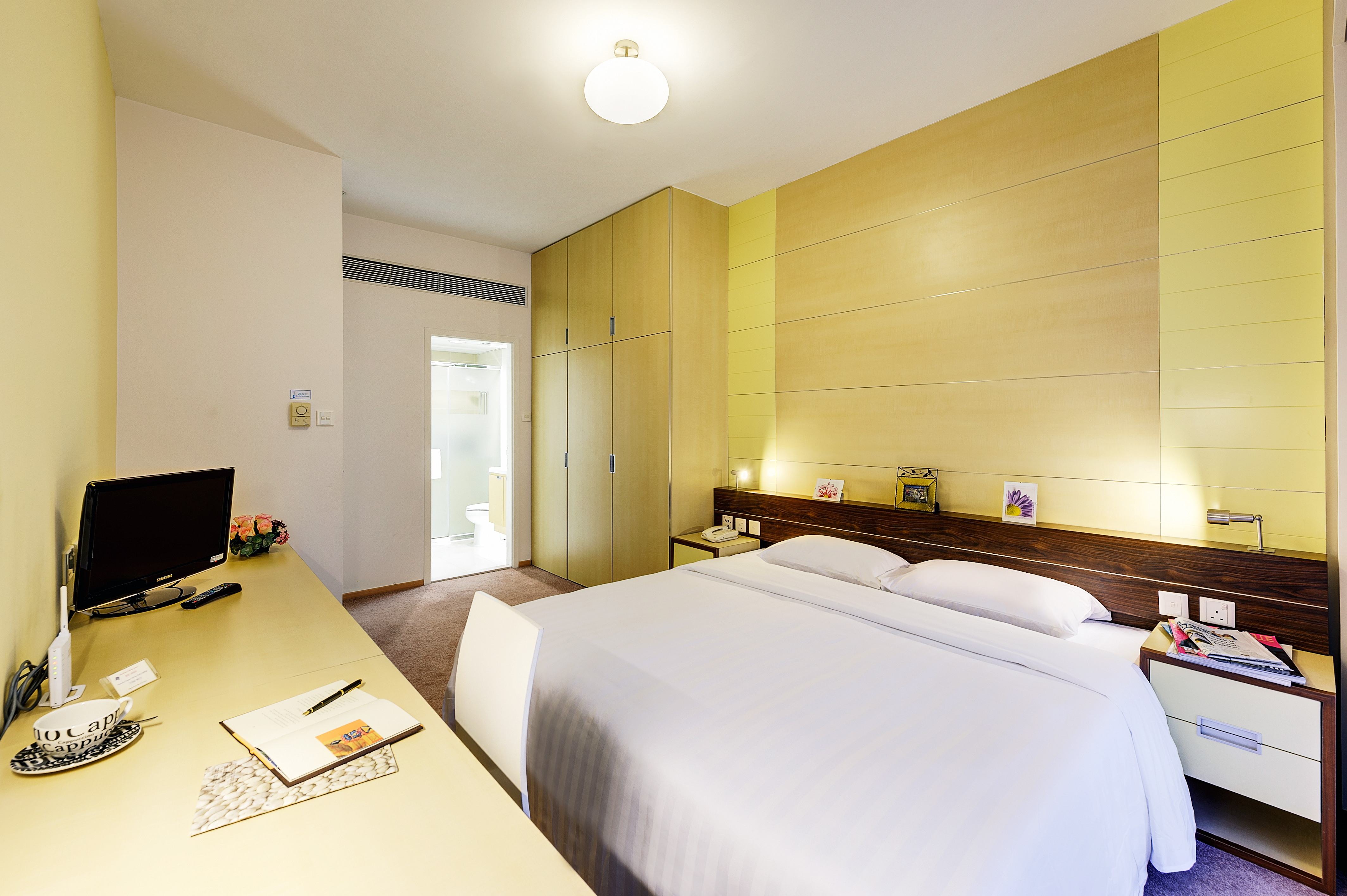 MODERN 3 BEDROOMS WITH KITCHENETTE (2-BATHROOM)